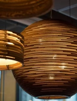 Graypants Sun48 Hanglamp Bruin Karton Ø128x108cm -LAMPEN Winkel graypants sun48 hanglamp bruin karton 128x108cm 2